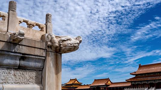 北京市故宫博物院千龙吐水螭首蓝天白云延时景点地标视频的预览图