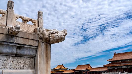 北京市故宫博物院千龙吐水螭首蓝天白云延时景点地标视频的预览图