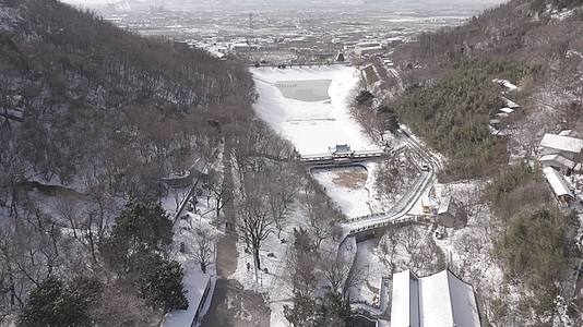 枣庄青檀寺雪景视频的预览图
