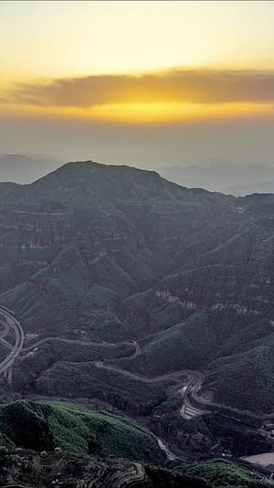 高清竖屏航拍山西太行山大峡谷清晨景色视频的预览图
