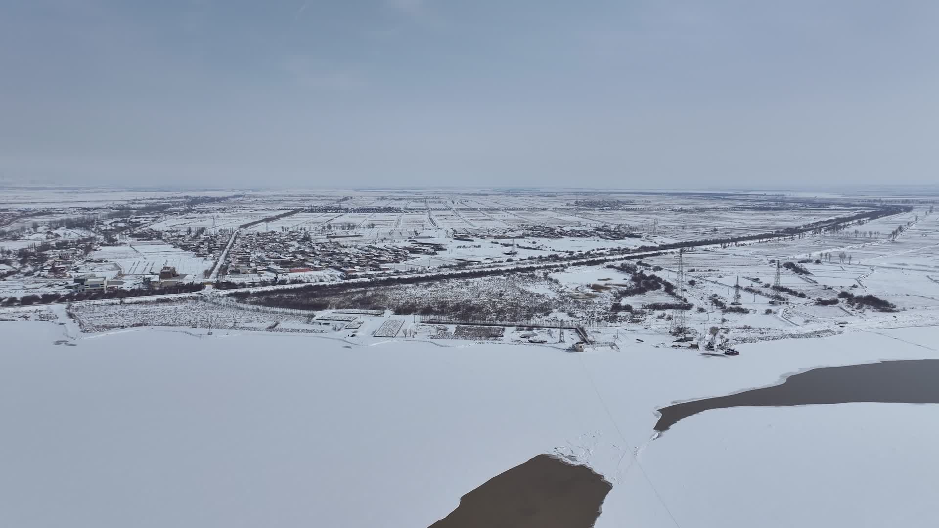 无人机航拍黄河周边视频的预览图