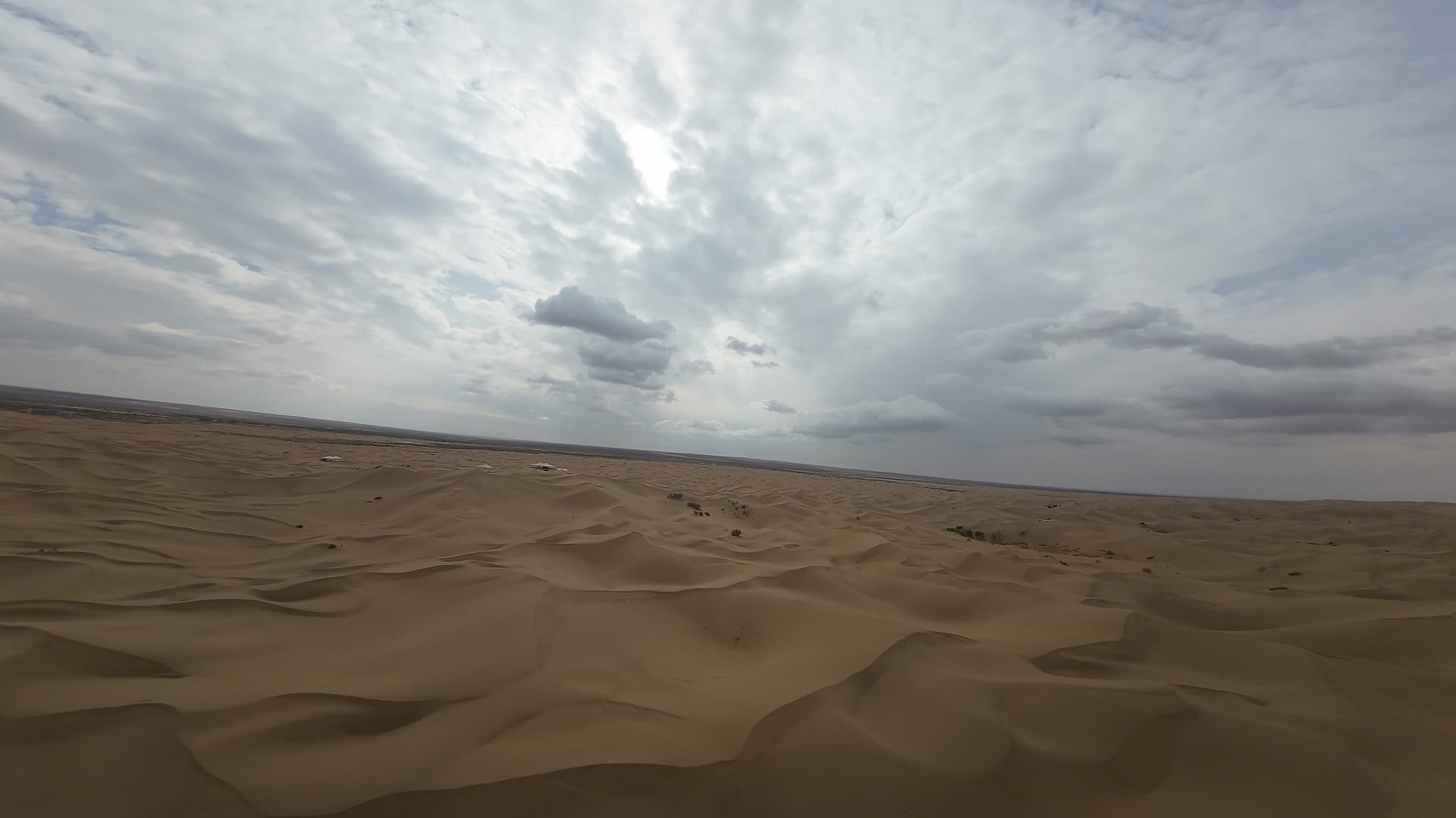 沙漠景象视频的预览图