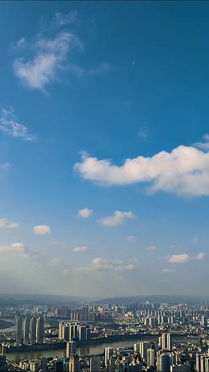 高清竖屏延时航拍南宁城市蓝天白云视频的预览图