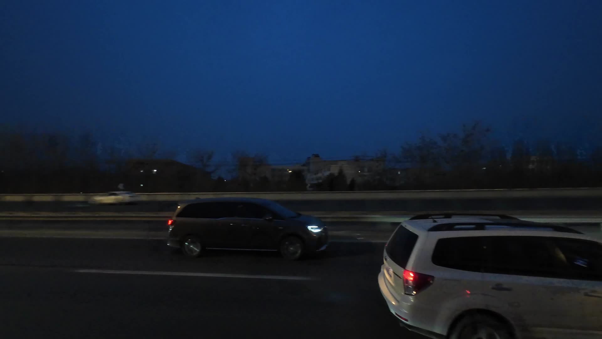 北京车流夜景视频的预览图