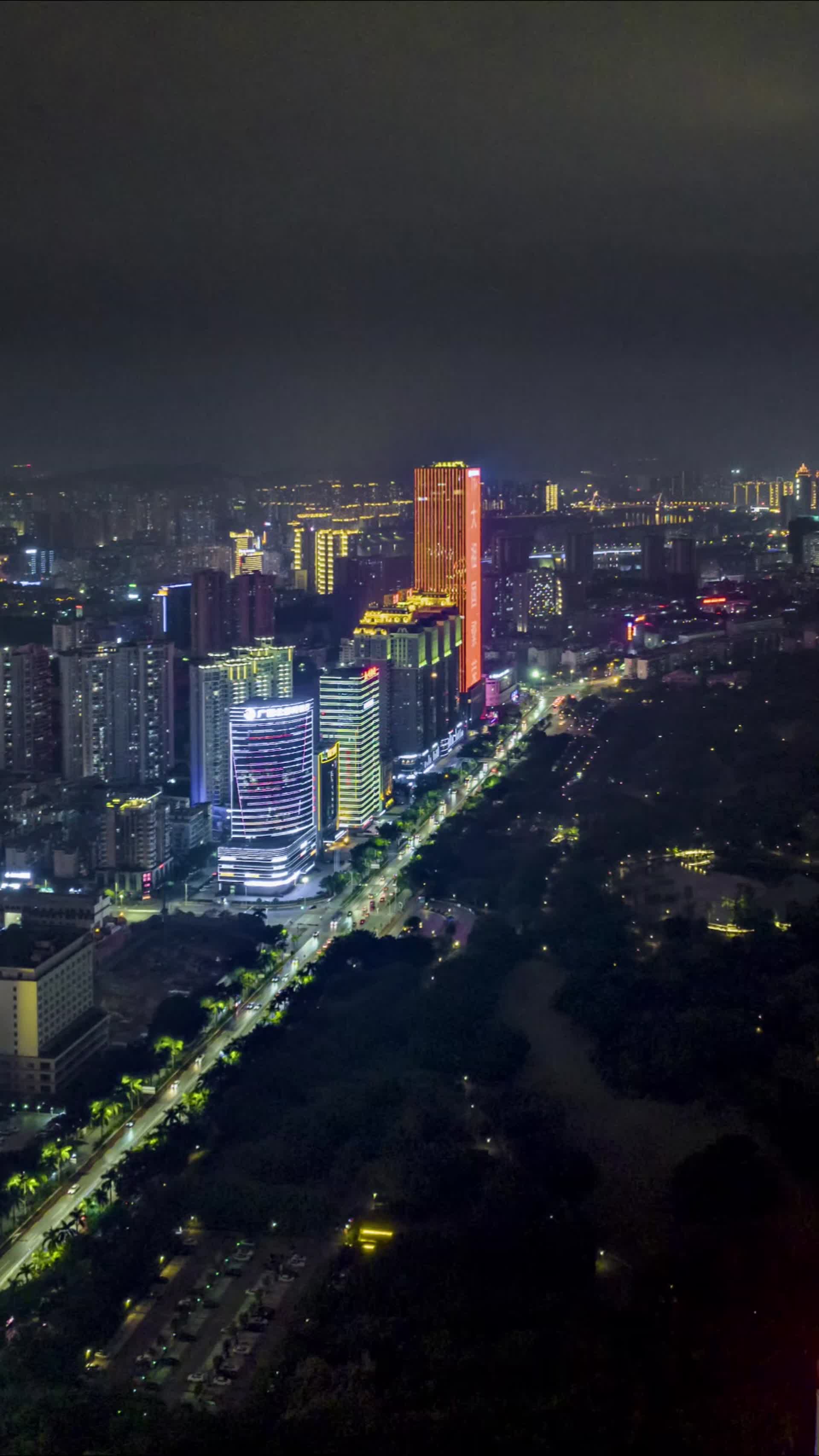 高清竖屏延时航拍广西南宁民族大道夜景视频的预览图