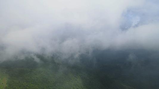 福清大姆山草场航拍空镜视频的预览图