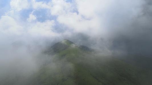 福清大姆山草场航拍空镜视频的预览图