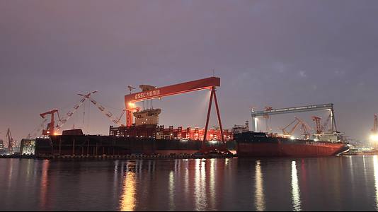 造船厂夜景视频的预览图