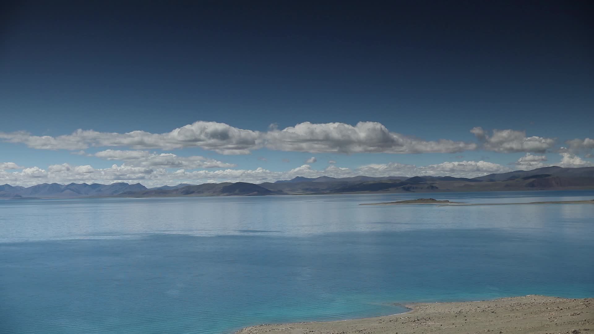 西藏阿里湖泊扎日南木措视频的预览图