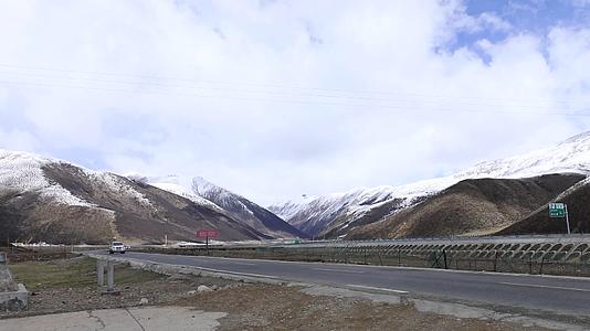 西藏的公路视频的预览图