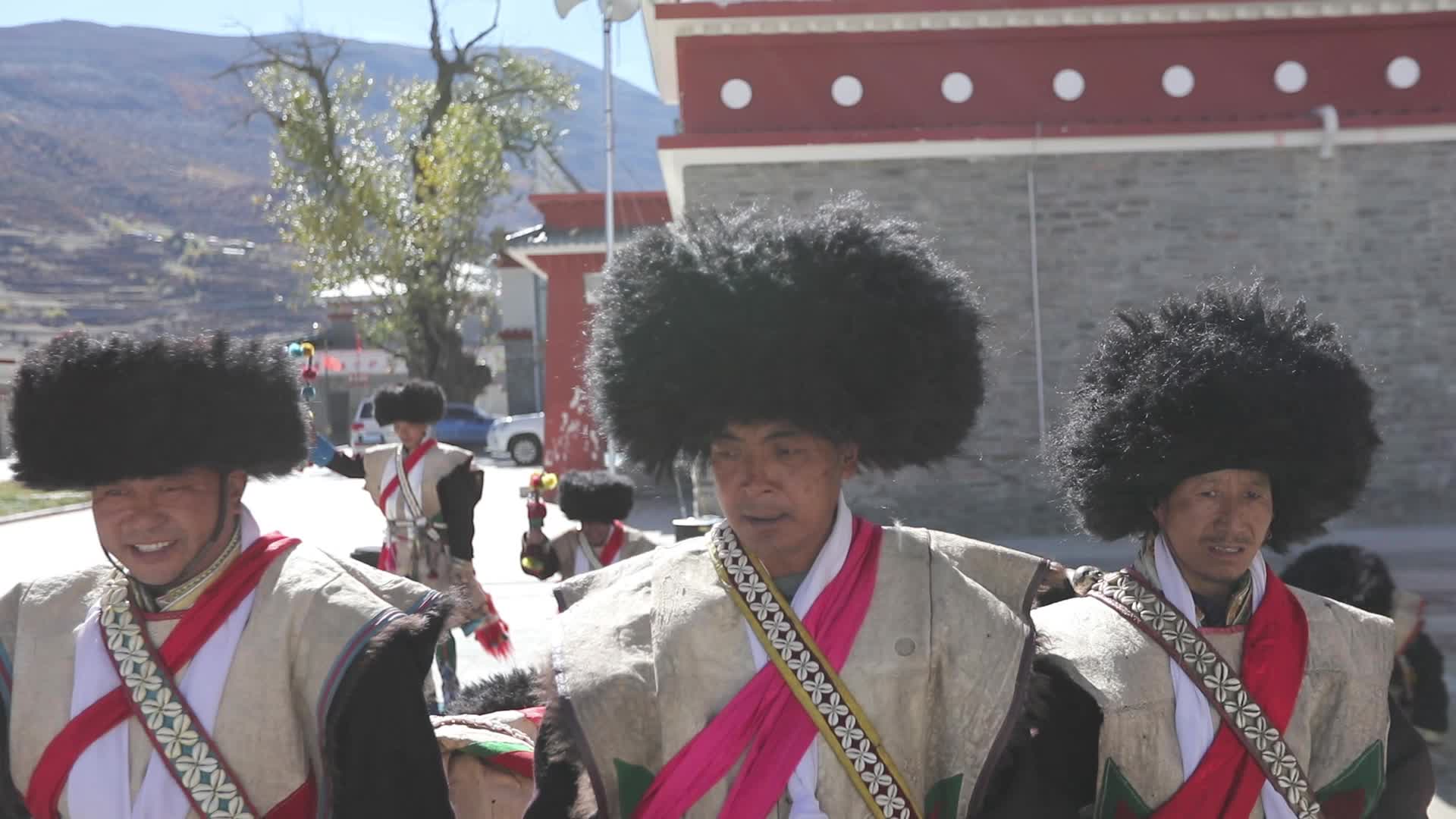 孜巴拉喜西藏林芝牧民舞蹈节日视频的预览图