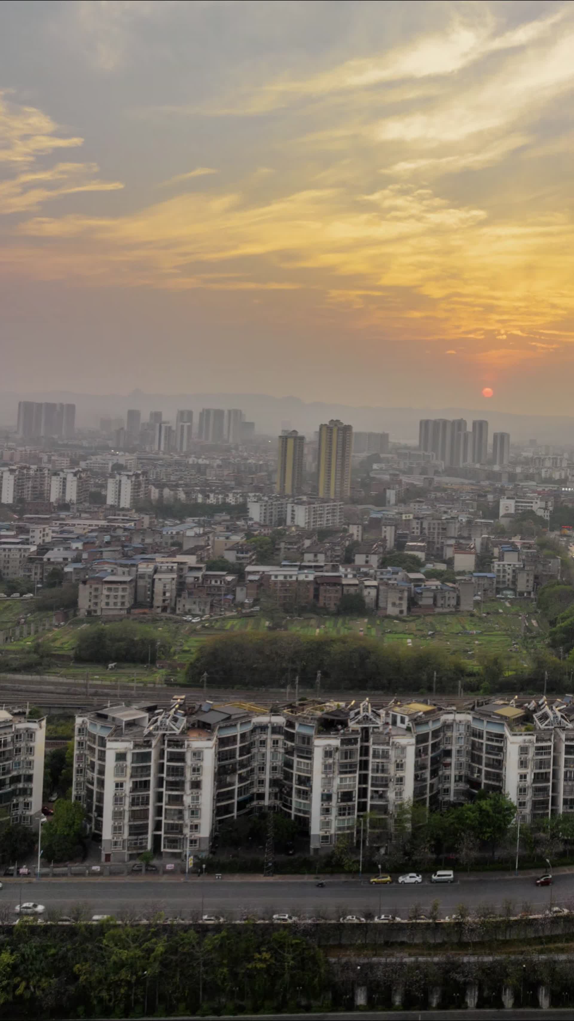 高清竖屏航拍广西柳州广雅大桥日落视频的预览图
