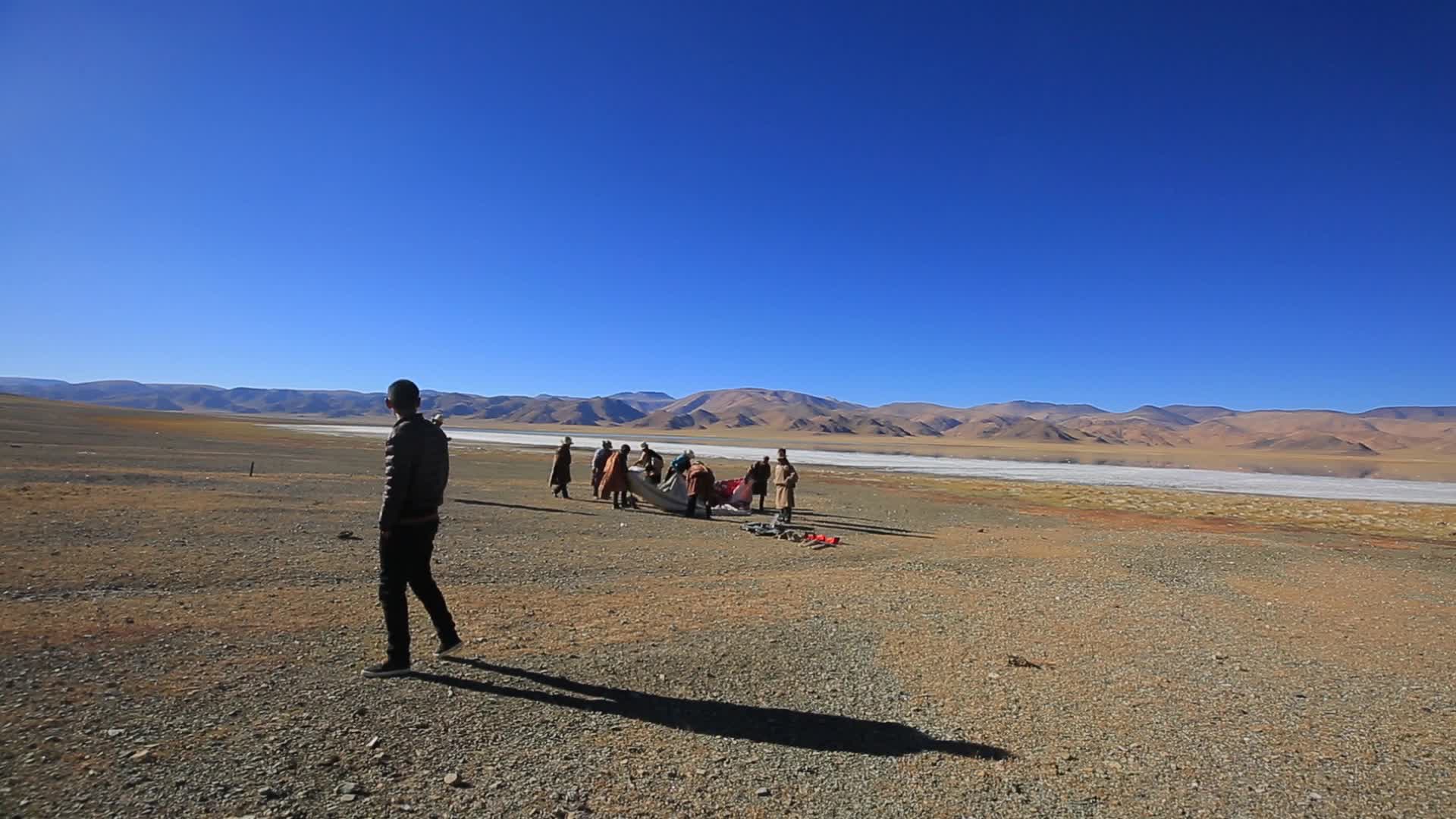 藏族搭帐篷视频的预览图