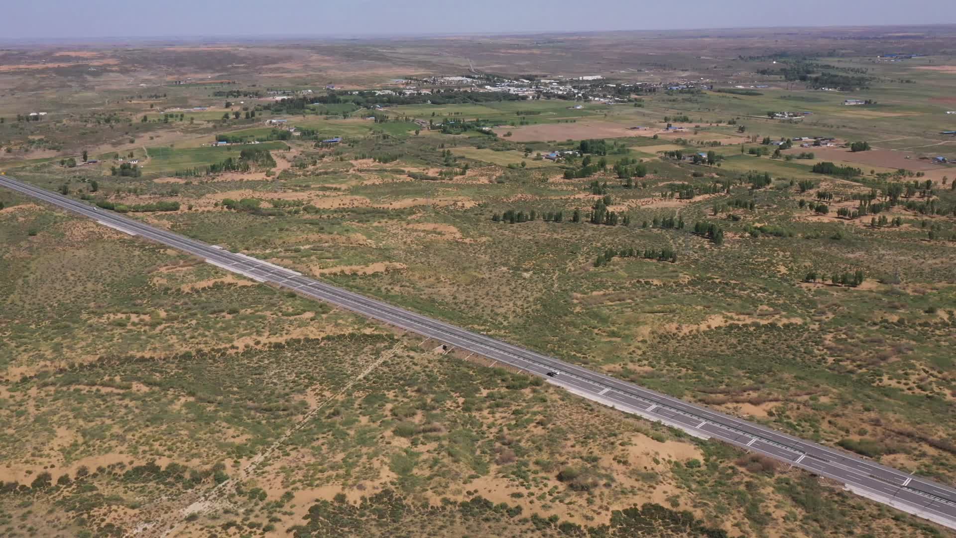 乌兰镇互通高速S216省道西北荒原高速公路视频的预览图