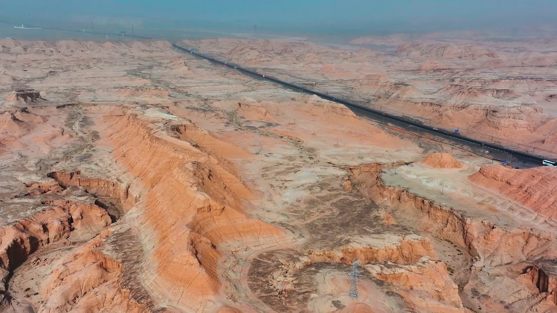4K航拍新疆独库公路南段自然风景视频的预览图