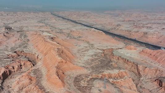 4K航拍南疆独库公路自然风光风景视频的预览图