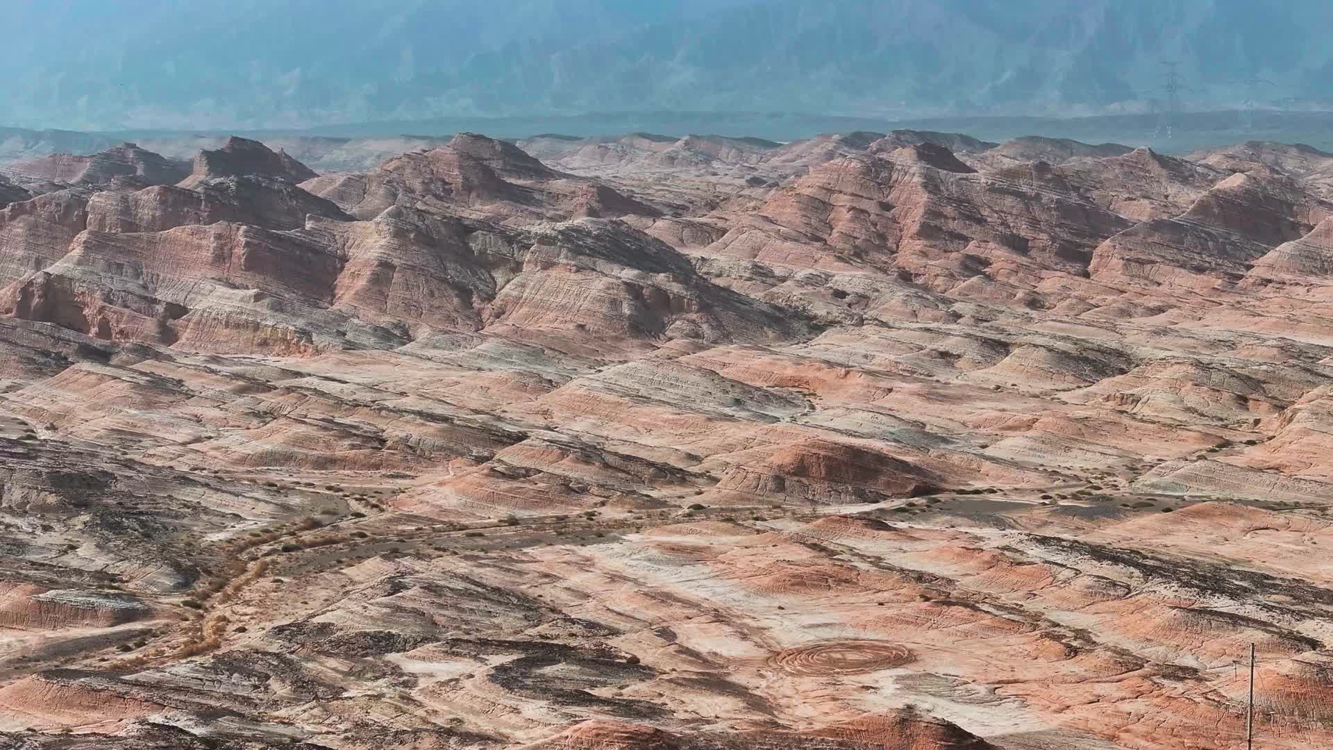 4K航拍南疆独库公路景色视频的预览图