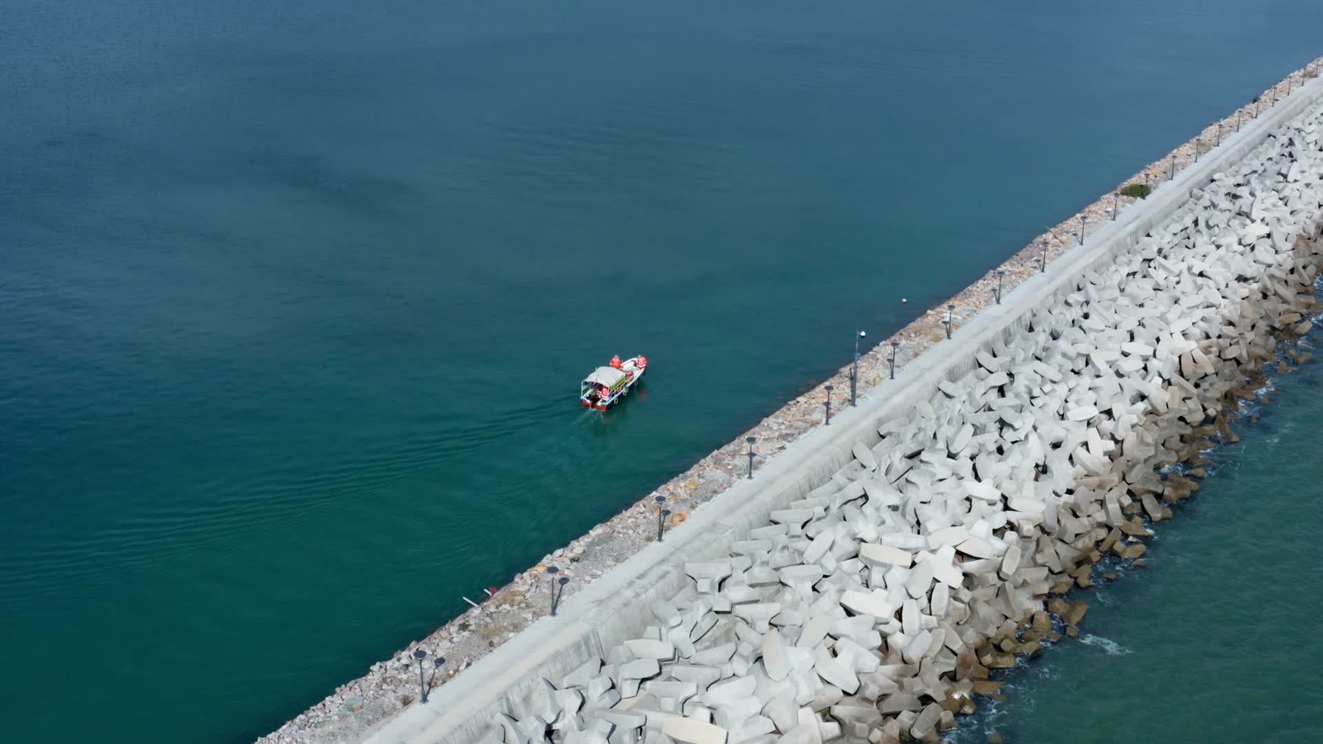 海岛渔民开海出海捕鱼视频的预览图