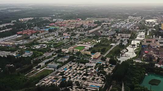 航拍新疆乌什县视频的预览图