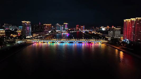 延吉布尔哈通河夜景视频的预览图