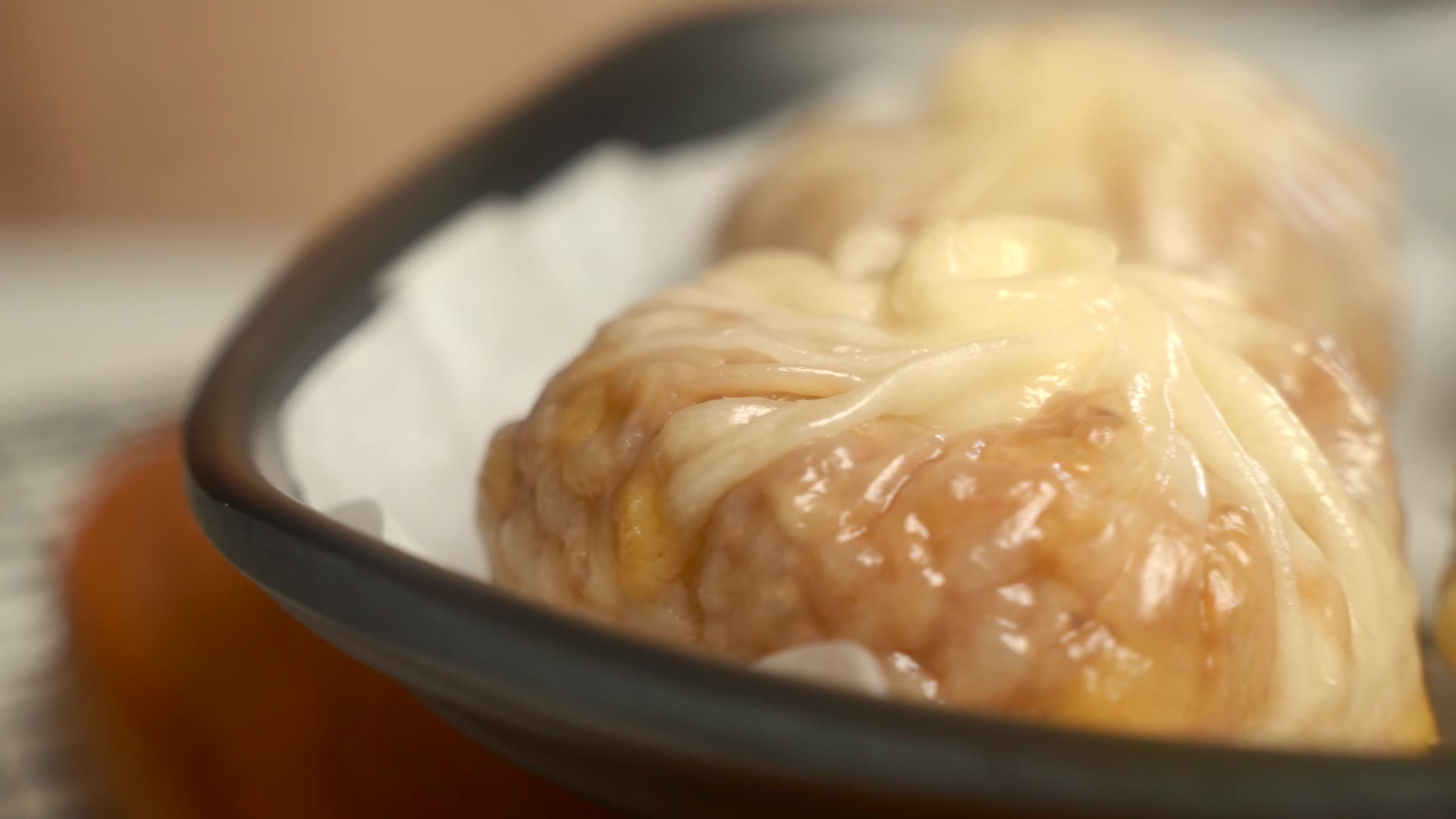 传统美食早餐烧麦4K视频的预览图