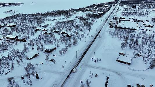 4K航拍北欧芬兰冰雪小镇雪景风光视频的预览图
