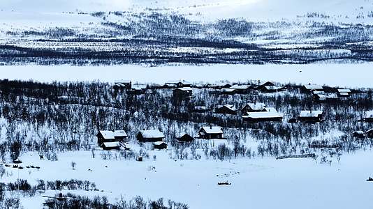 4K航拍北欧芬兰冰天雪地风光自然美景视频的预览图