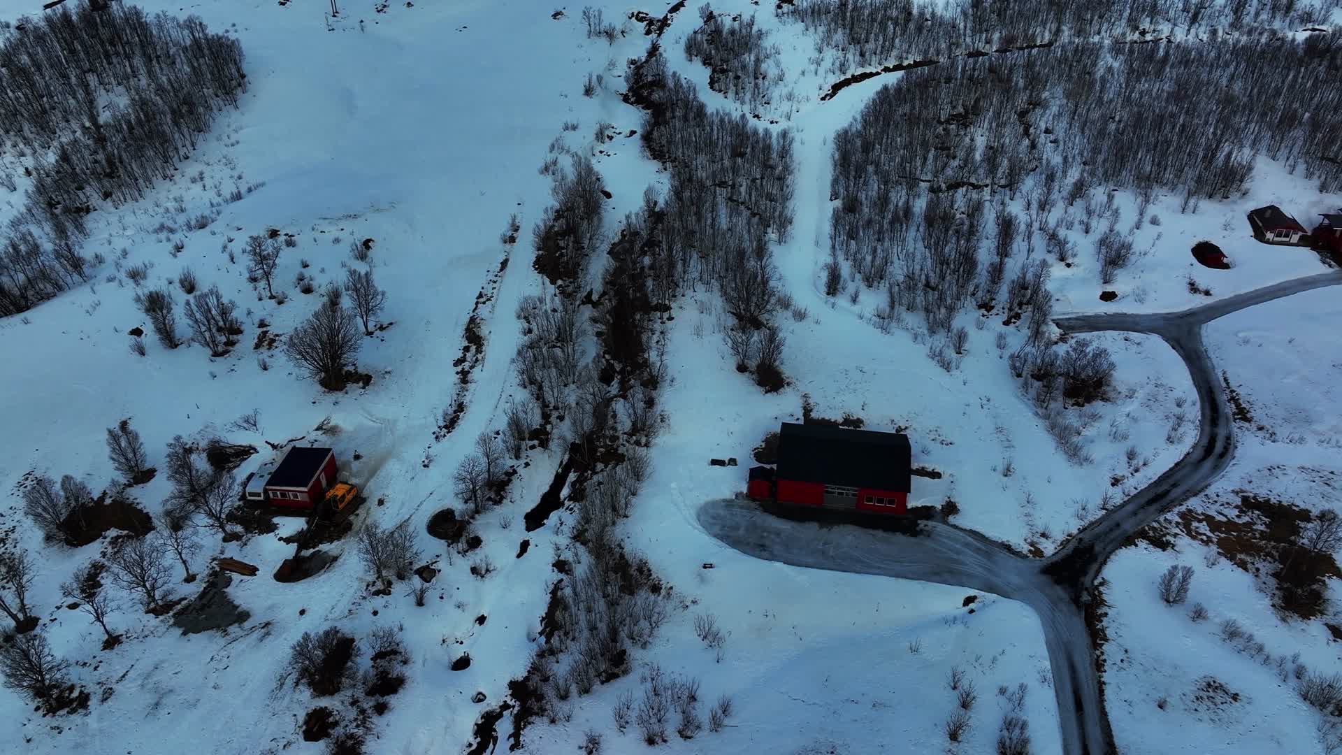 4K航拍挪威特罗姆瑟最美的雪景风光视频的预览图
