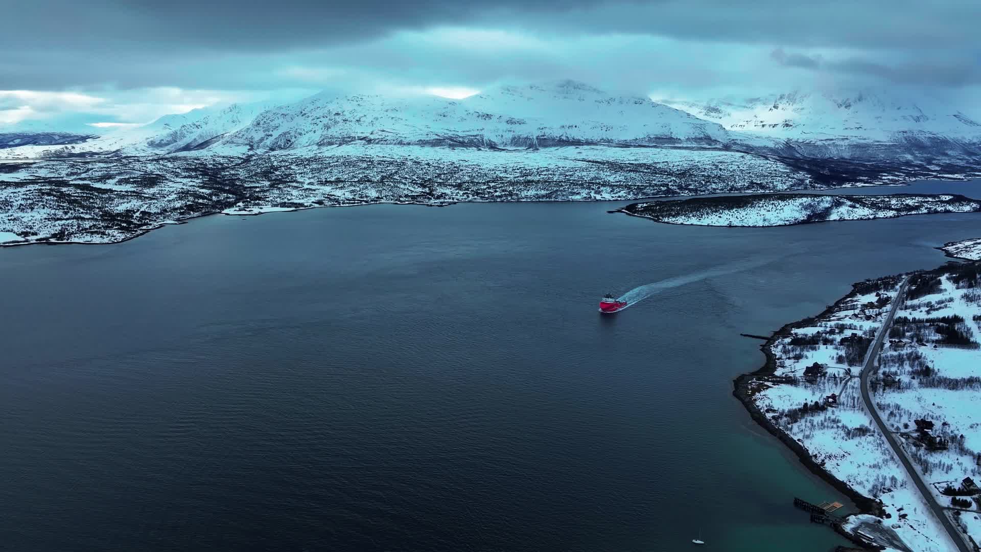 4K航拍挪威特罗姆瑟冰雪风光视频的预览图