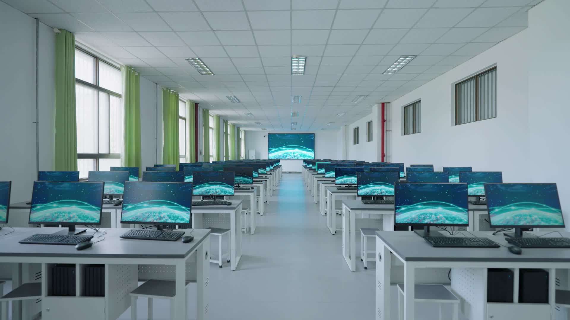企业公司电脑设备机房视频的预览图