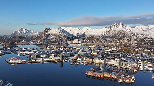航拍挪威斯沃尔韦尔的清晨4K视频的预览图