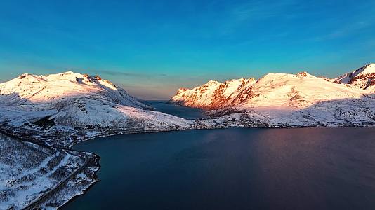 4K航拍北欧挪威特罗姆斯冰湖自然风光视频的预览图