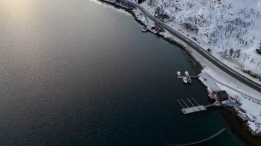 4K航拍北欧挪威特罗姆瑟雪景视频的预览图