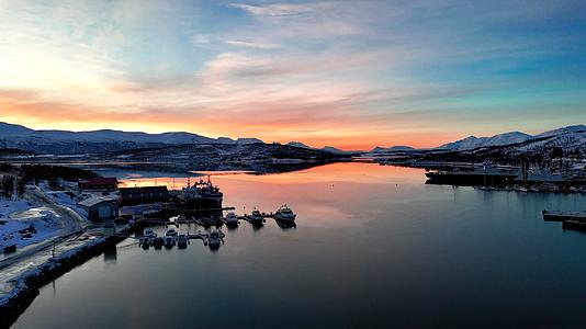 4K航拍北欧挪威特罗姆瑟自然雪景美景视频的预览图