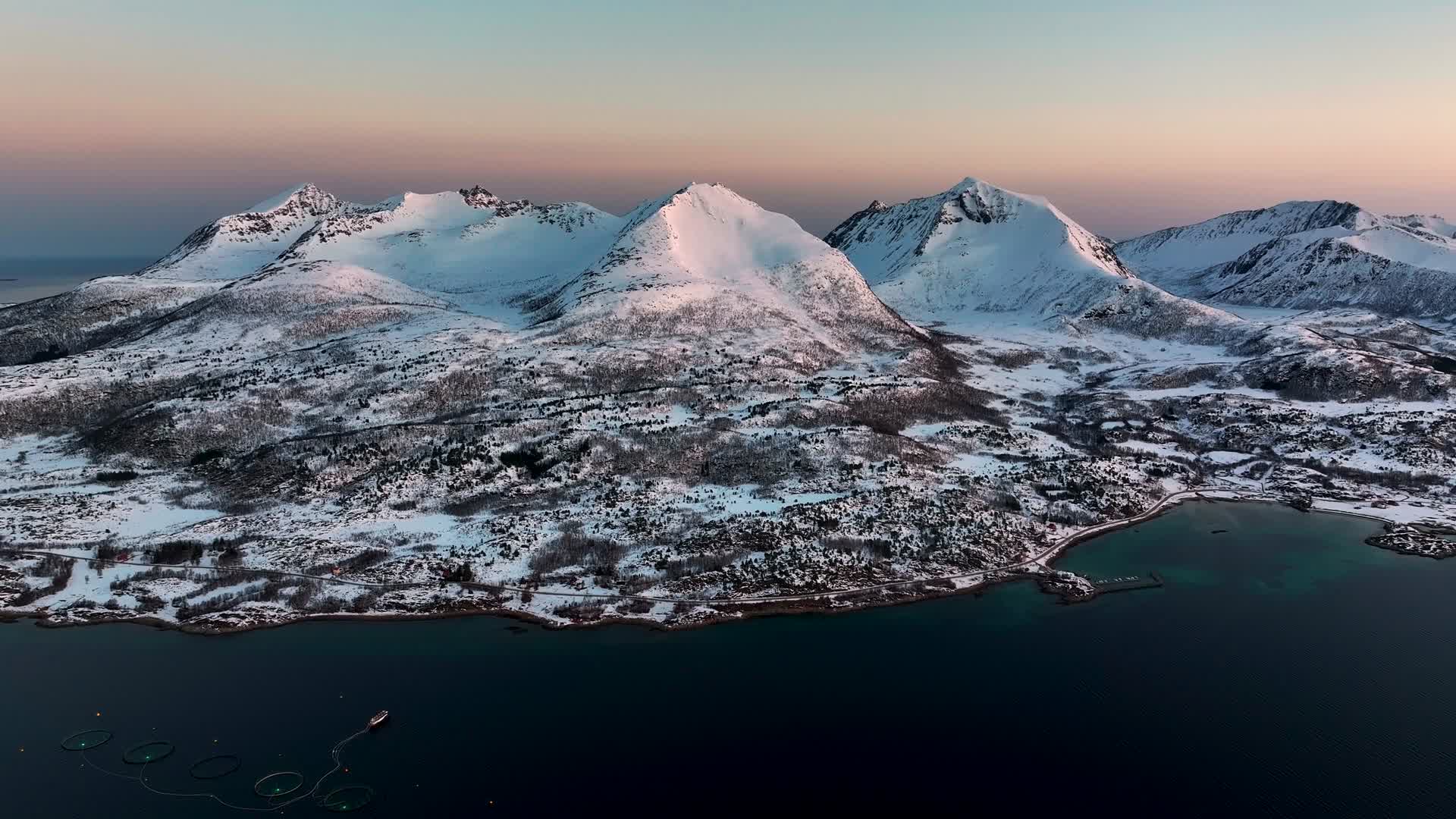 4K航拍挪威塞尼亚岛风光无限视频的预览图