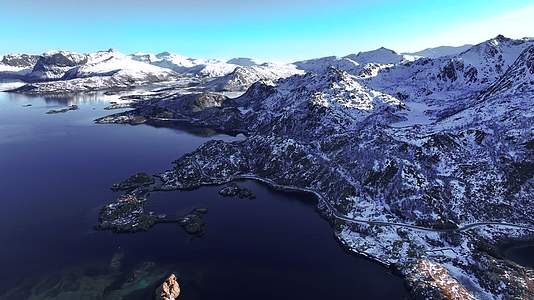 4k航拍北欧挪威塞尼亚岛雪景风光视频的预览图