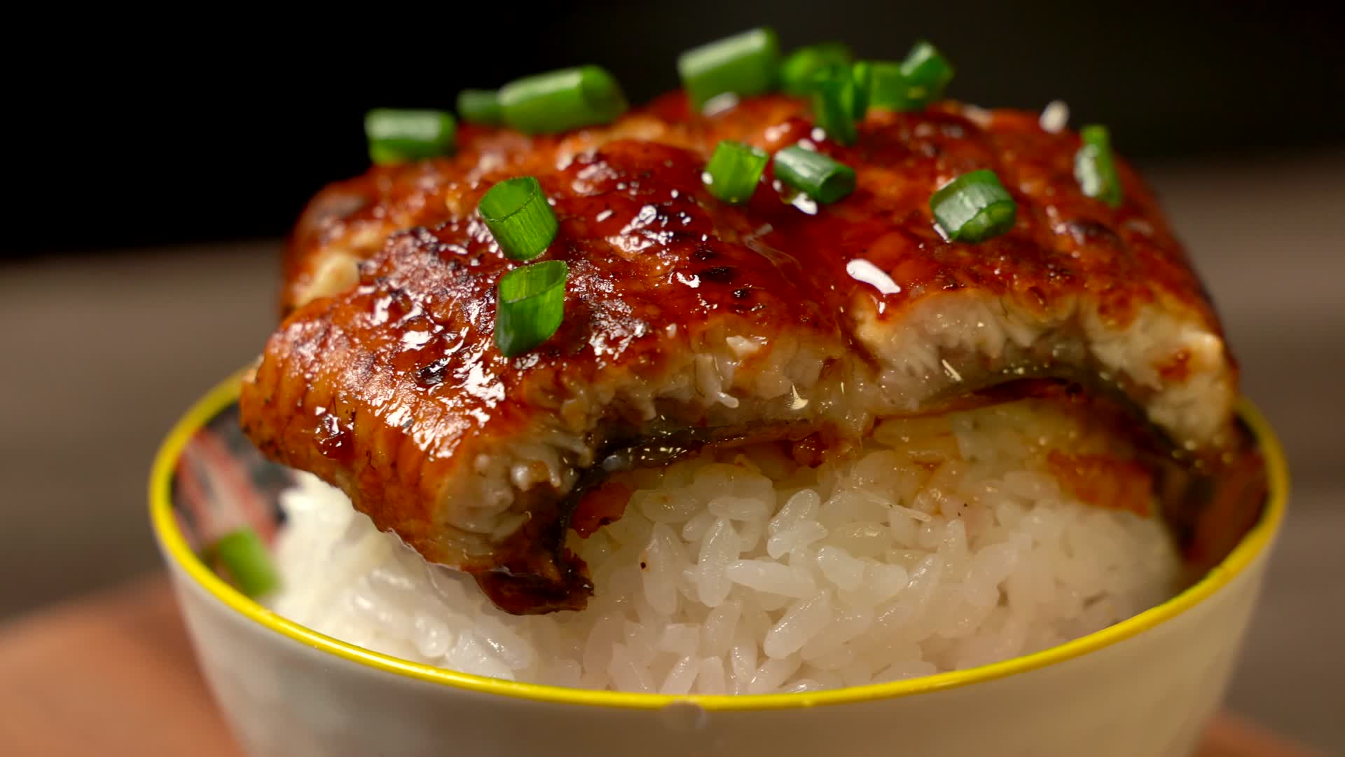 日式美食鳗鱼饭4K视频的预览图