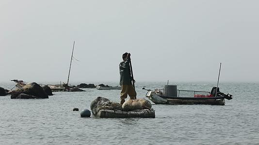 渔民捕捞视频的预览图