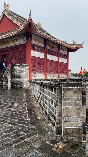 中国古代城墙防御房屋视频的预览图