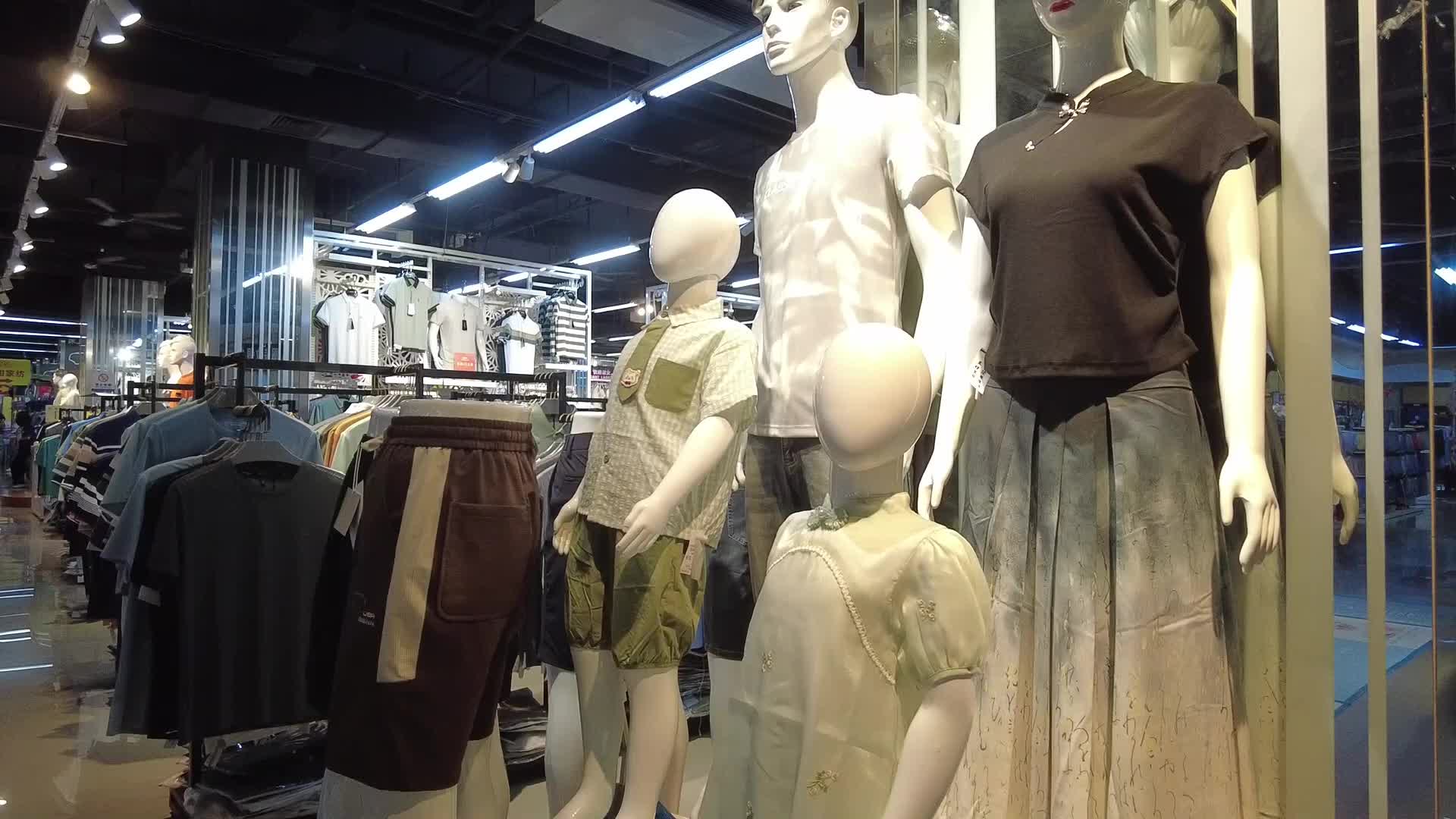 商场服装店的男装视频的预览图