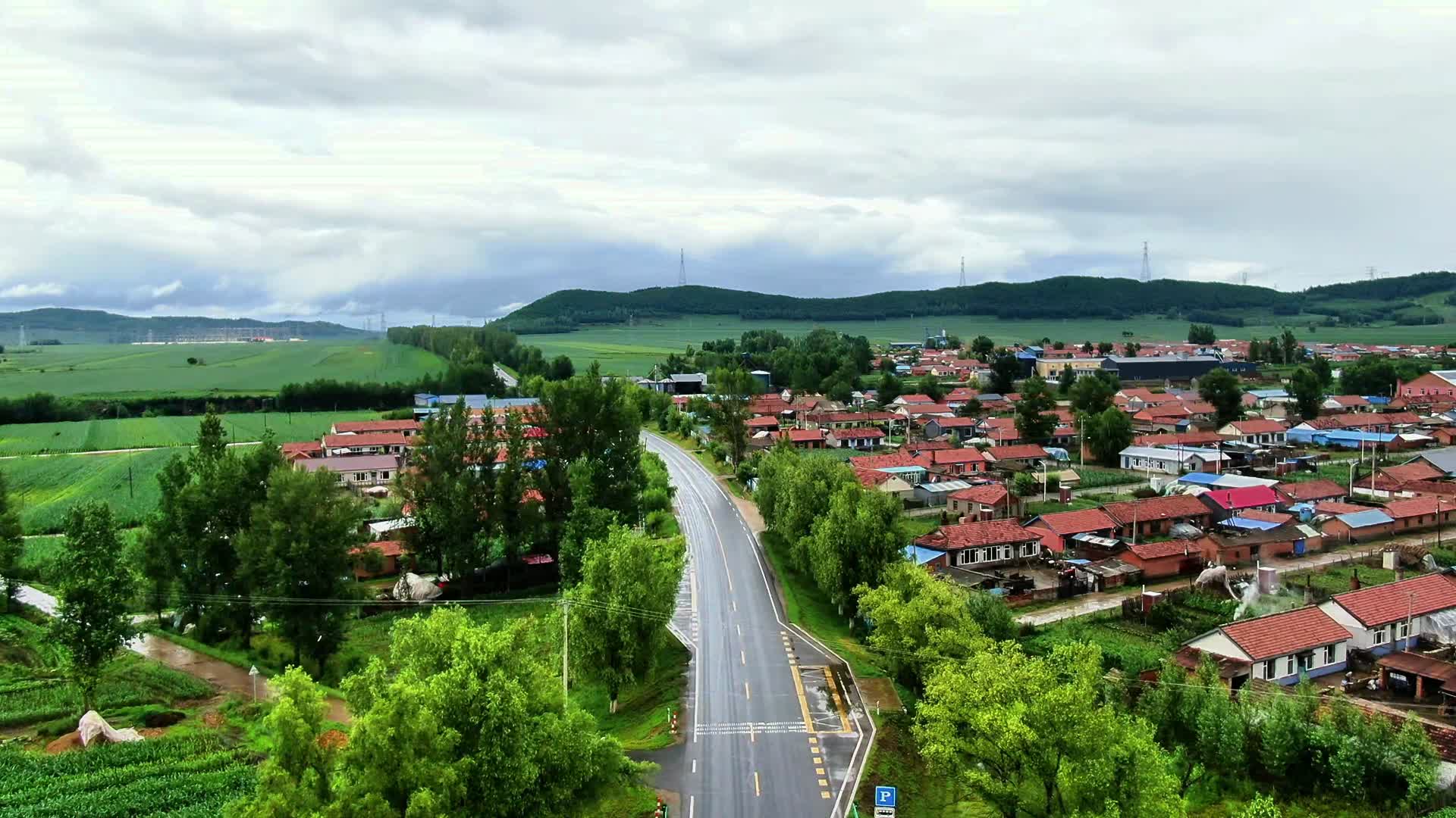 航拍东北村庄视频的预览图