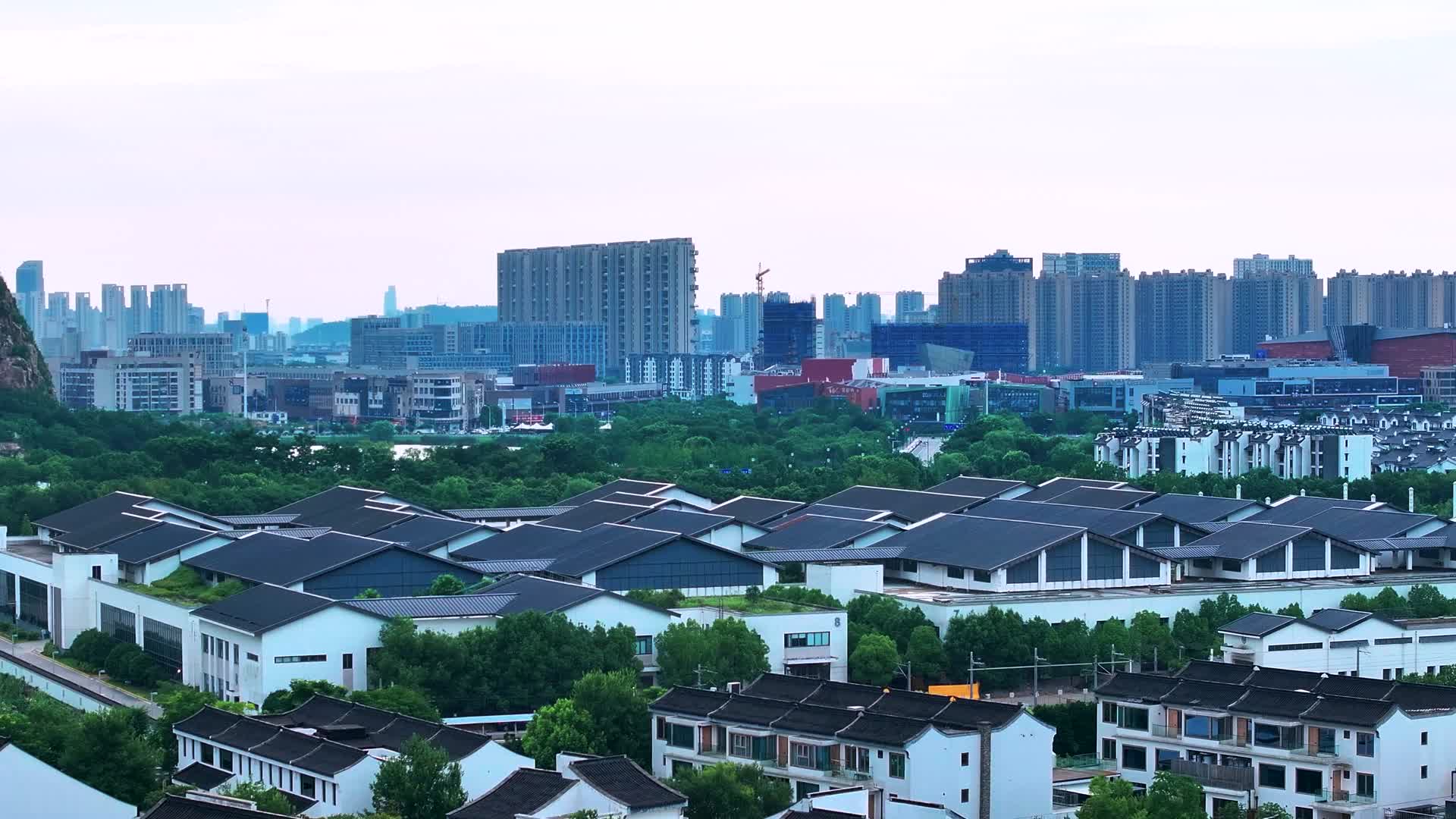 4K无人机航拍苏州吴淞区城市唯美风光视频的预览图