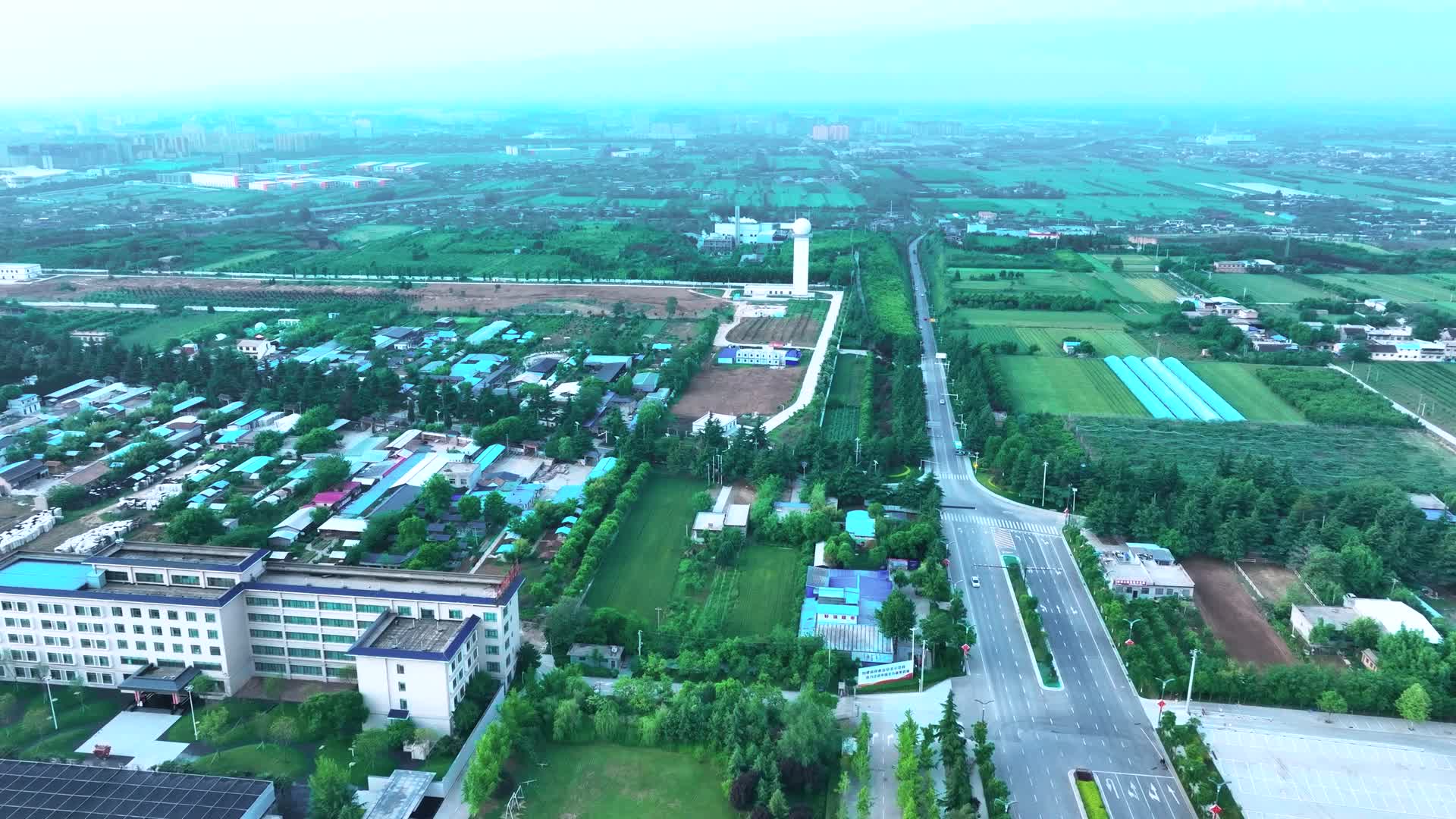4K无人机航拍陕西西安富平县唯美城市风光视频的预览图