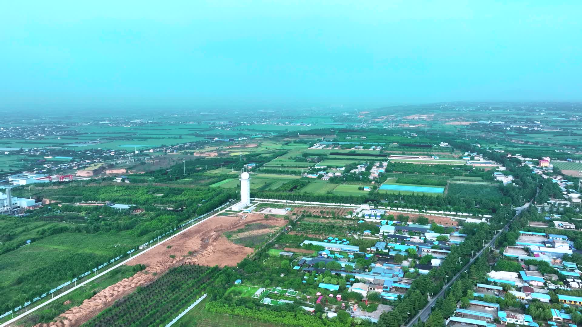 4K航拍陕西西安富平县城市无限风光视频的预览图