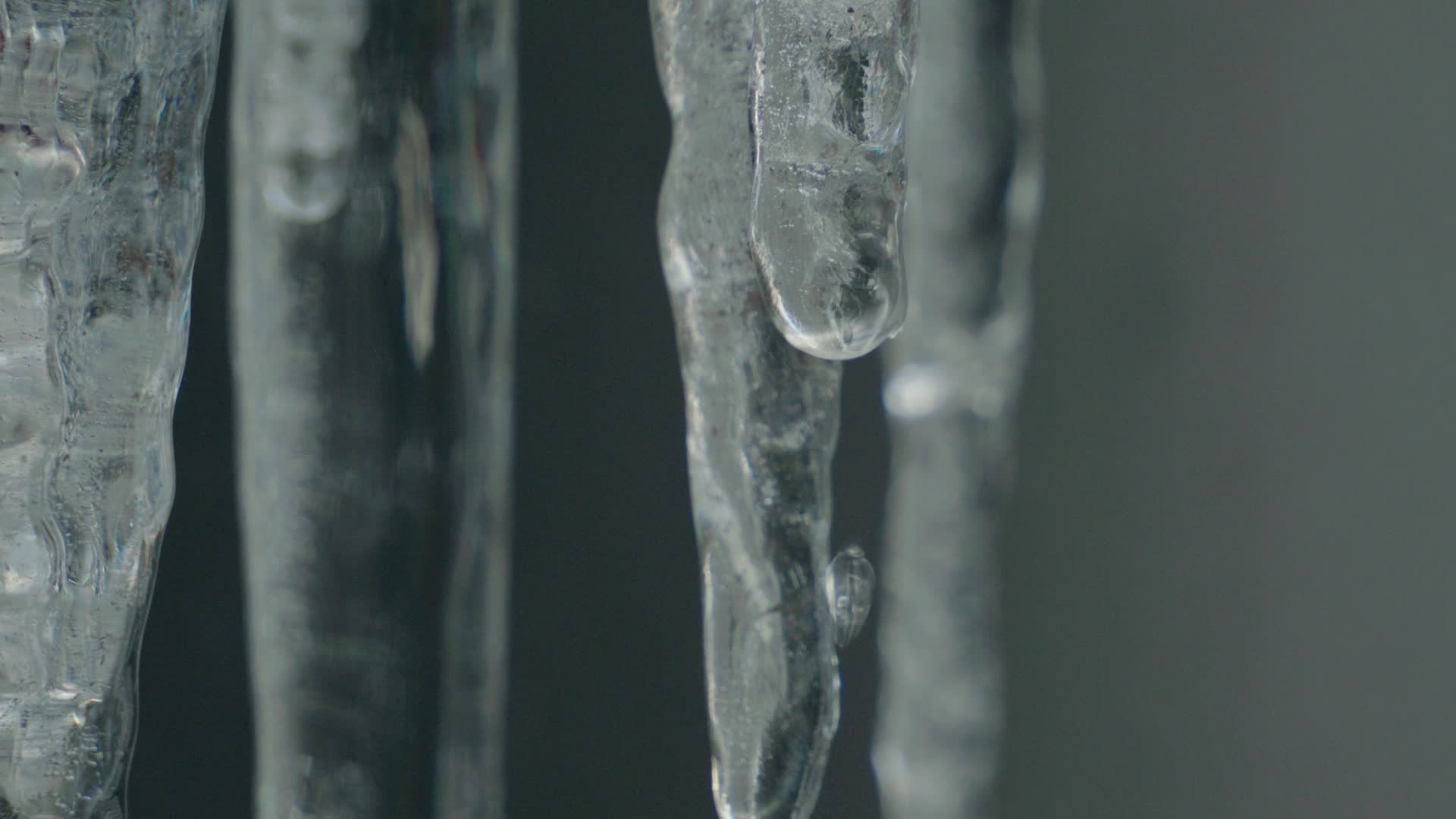 冰融化滴水视频的预览图