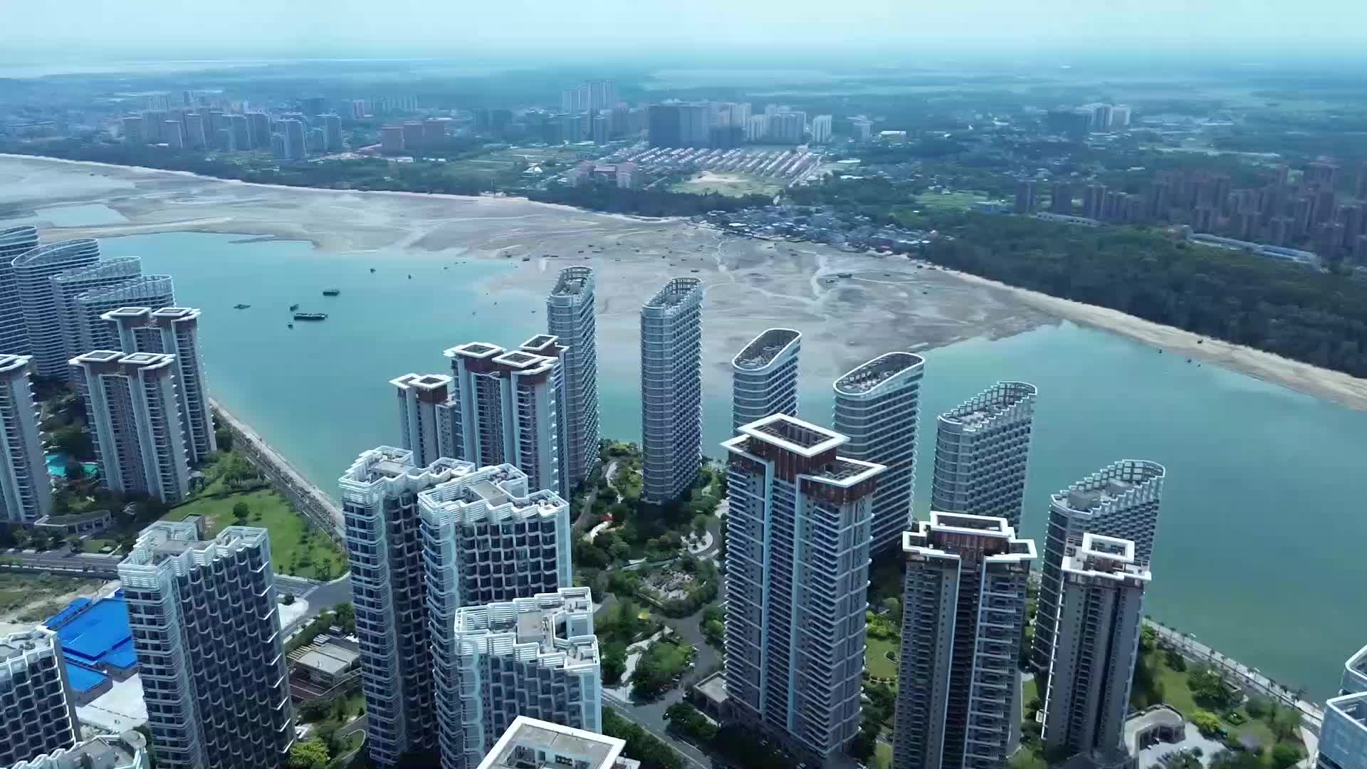 4k航拍海南海花高层建筑住宅楼视频的预览图