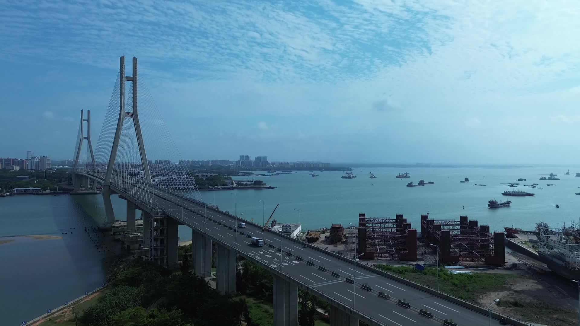 航拍海南儋州洋浦大桥视频的预览图
