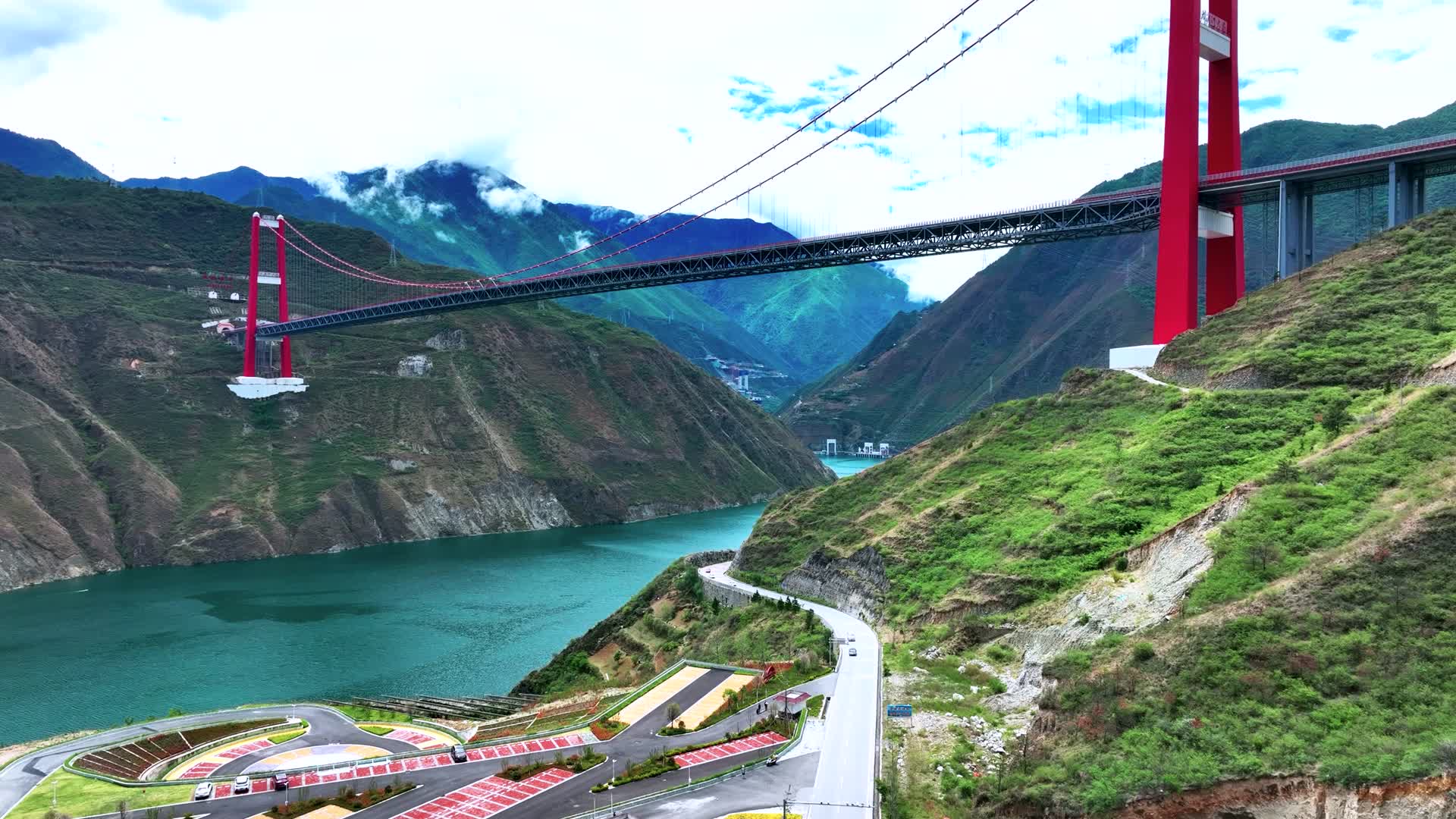 4K航拍四川甘孜泸定县泸定桥建筑工程视频的预览图