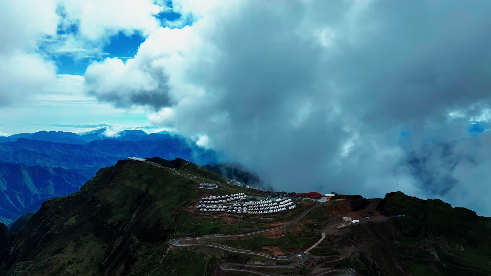 4K航拍四川雅安市牛背山自然美景视频的预览图