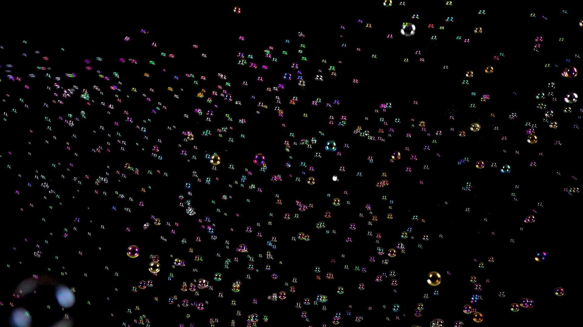 左上角飞起的彩色泡泡前后实焦远景别10bit422视频的预览图